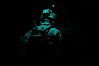 101st Airborne Division (Air Assault) conducts long-range, large-scale air assault