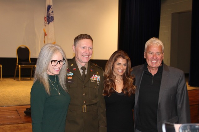 Country music artist becomes Reserve warrant officer