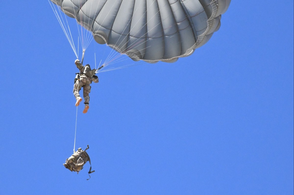 Airborne Test Force tests field radio ruck to survive airborne combat ...