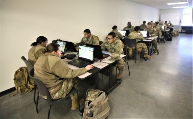 Fort McCoy NCO Academy students learn land-navigation at post’s Virtual Battle Space simulations complex