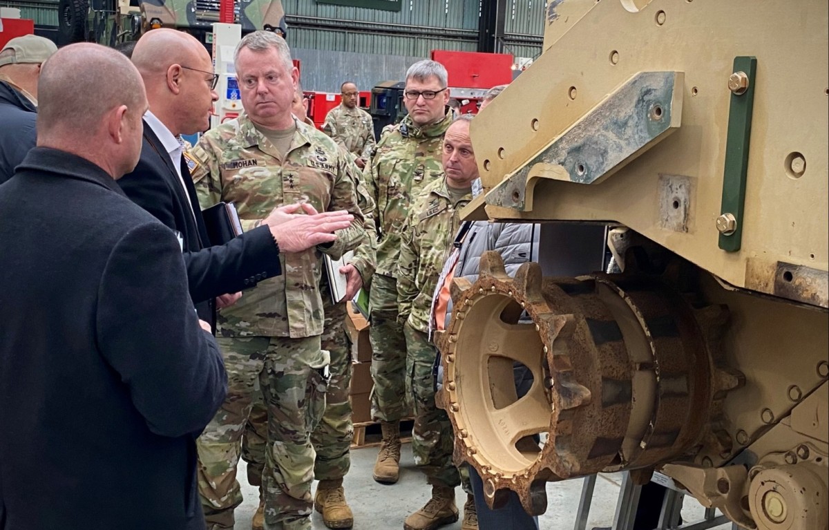 AMC deputy commanding general visits Maintenance Activity ...