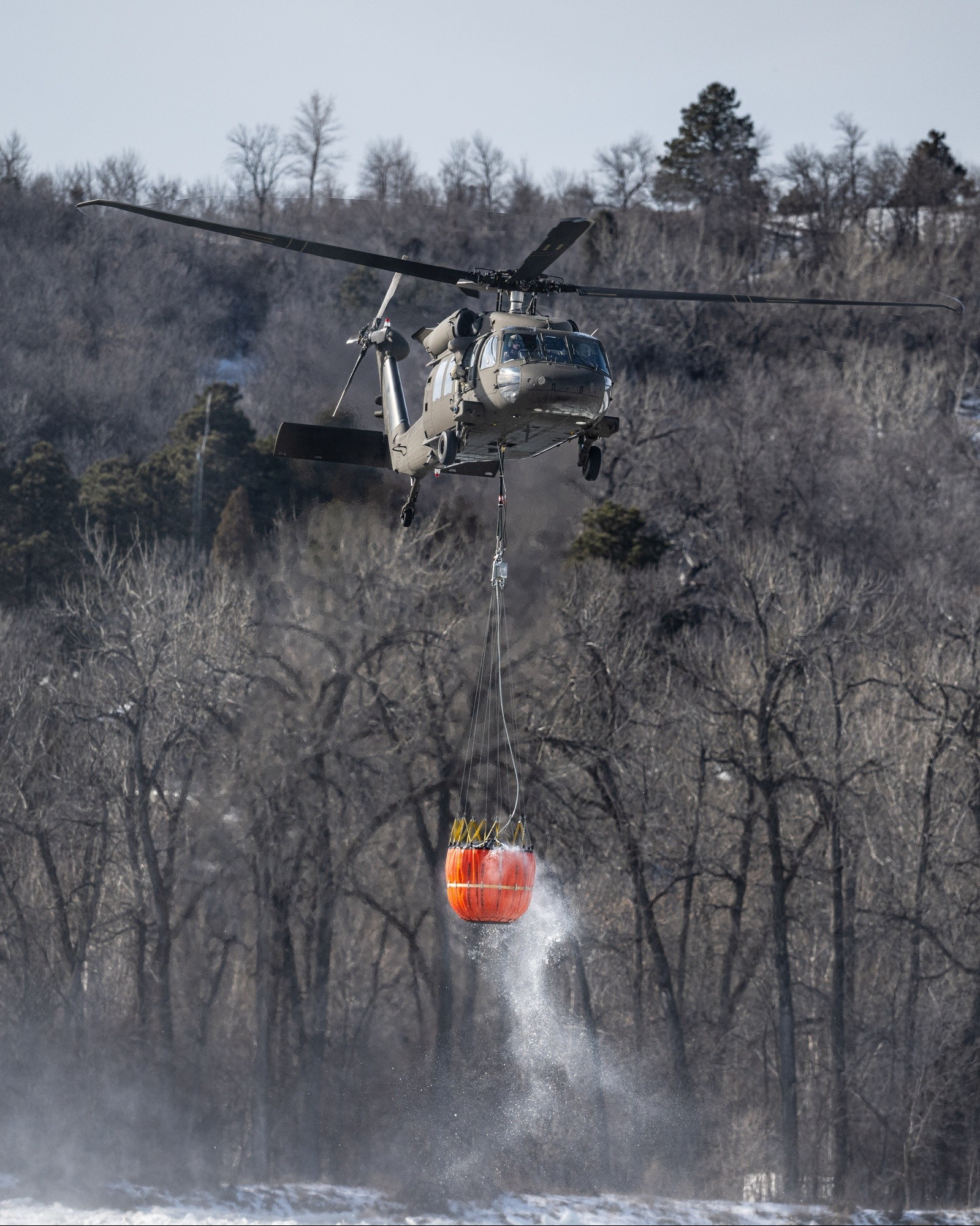 North Dakota National Guard UH-60 Black Hawk Helicopters Fight Missouri ...