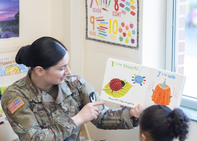 Picatinny NCO reads to children to kick off National Read Across