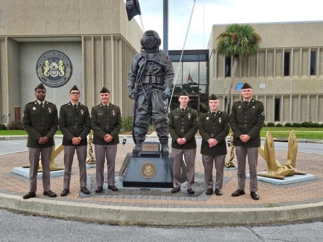 Ferguson brothers, Army divers reunite at Joint Base Pearl Harbor-Hickam