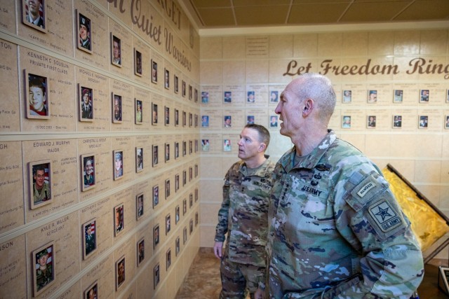 Chief of Staff of the Army General Randy A. George visits NETCOM Headquarters at Fort Huachuca