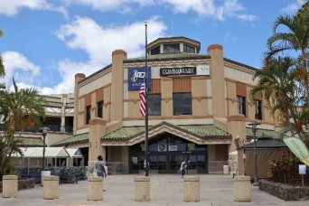 Commissaries on Hawaii will no longer issue single-use shopping bags starting on April 30
