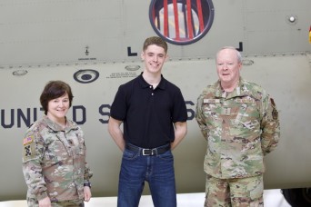 Teen Joins Pennsylvania National Guard as Helicopter Pilot