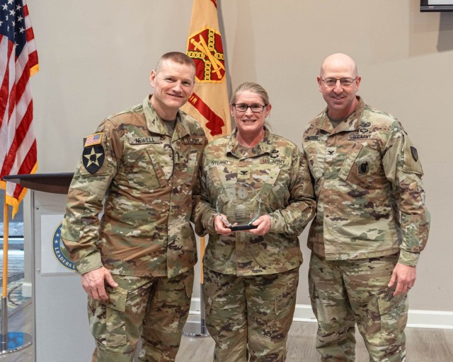 INSCOM Chief of Staff Speaks at Women&#39;s History Month Observance