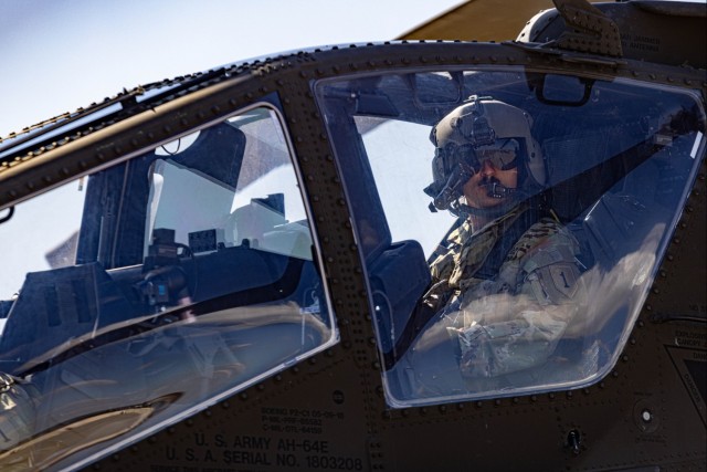 Best Job in the Army - 152E Apache Pilot