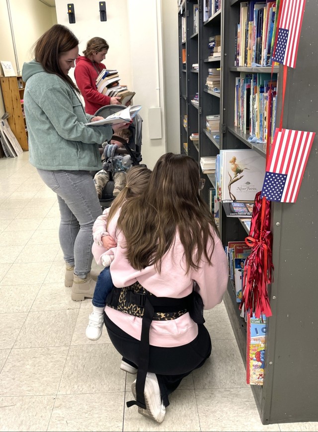 Volunteers, patrons celebrate a year of thrift shop success