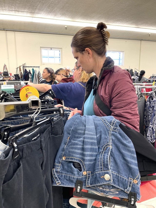 Volunteers, patrons celebrate a year of thrift shop success