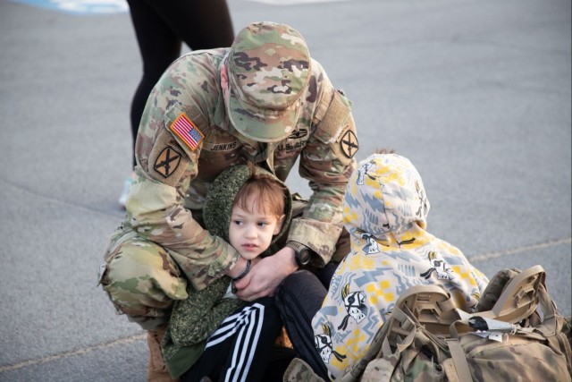 10th Mountain Division Families Participate in Mini Mountaineer March