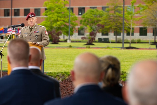 Former V Corps Commander retires in Fort Knox