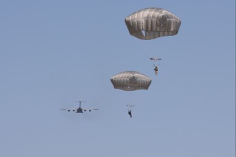 Georgia Army Guard Provides Airborne Safety Training