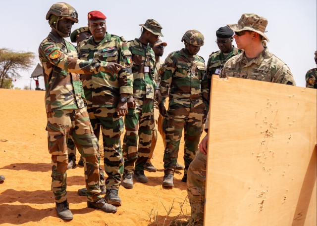 US, Netherlands train Armed Forces of Senegal on marksmanship skills