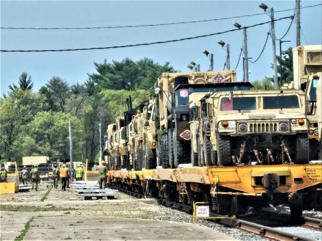 32nd Infantry Brigade Combat Team Soldiers complete ‘largest rail movement with civilian linehaul Wisconsin National Guard has ever done’
