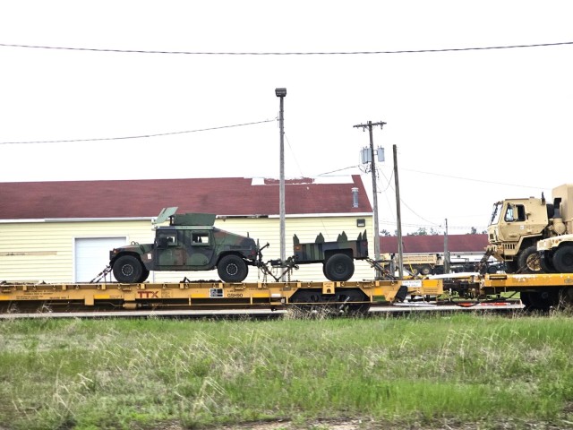 32nd Infantry Brigade Combat Team Soldiers complete ‘largest rail movement with civilian linehaul Wisconsin National Guard has ever done’