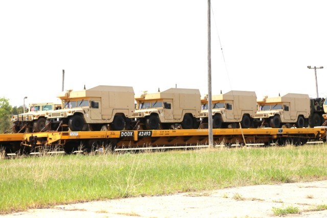 32nd Infantry Brigade Combat Team Soldiers complete ‘largest rail movement with civilian linehaul Wisconsin National Guard has ever done’