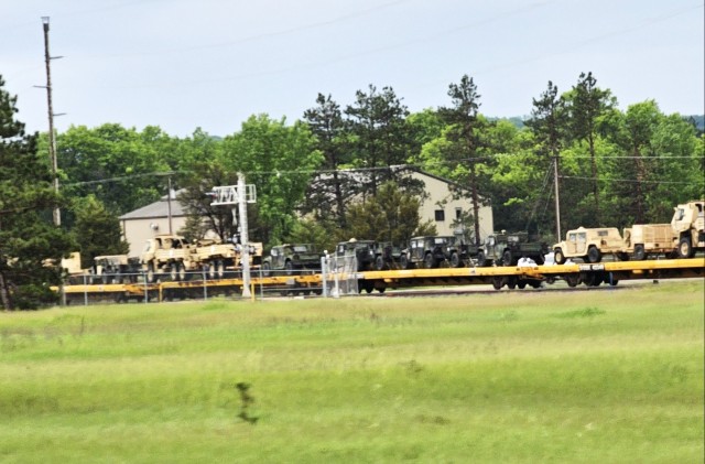 32nd Infantry Brigade Combat Team Soldiers complete ‘largest rail movement with civilian linehaul Wisconsin National Guard has ever done’