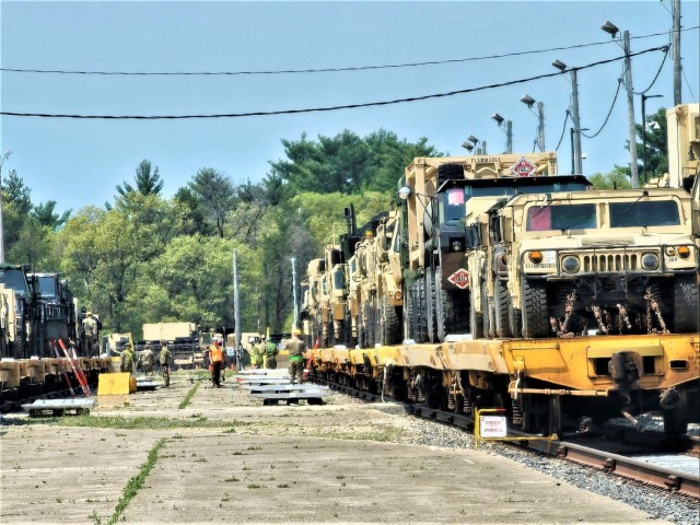Fort McCoy’s first rail movement of 2024 is largest Wisconsin National Guard rail op in decades
