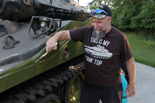 Local Radcliff organization adopts, paints historic Fort Knox tank