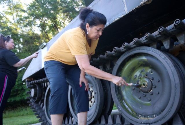 Local Radcliff organization adopts, paints historic Fort Knox tank