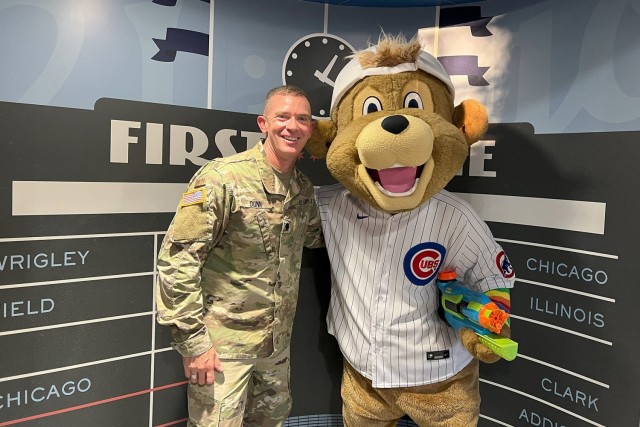 Pride and patriotism: Army Reserve officer recognized at Chicago Cubs game