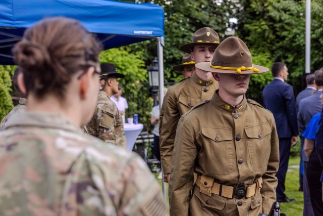U.S. Ambassador to Poland hosts gathering between U.S. Soldiers, USO representatives