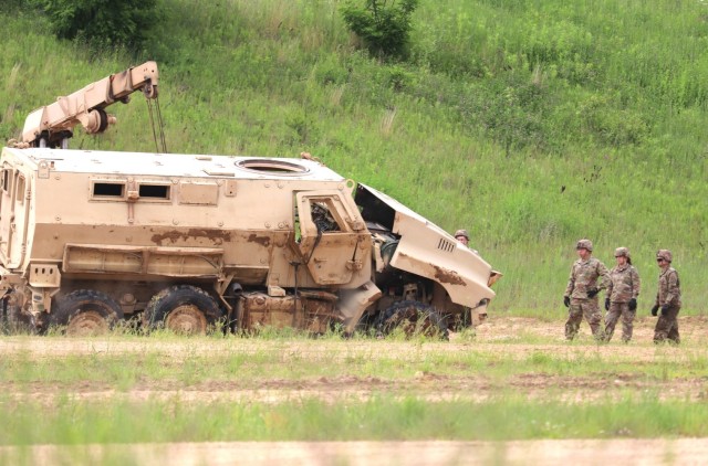 Wisconsin Guard Soldiers build military wrecker operating skills during Fort McCoy training