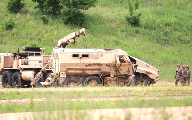 Wisconsin Guard Soldiers build military wrecker operating skills during Fort McCoy training
