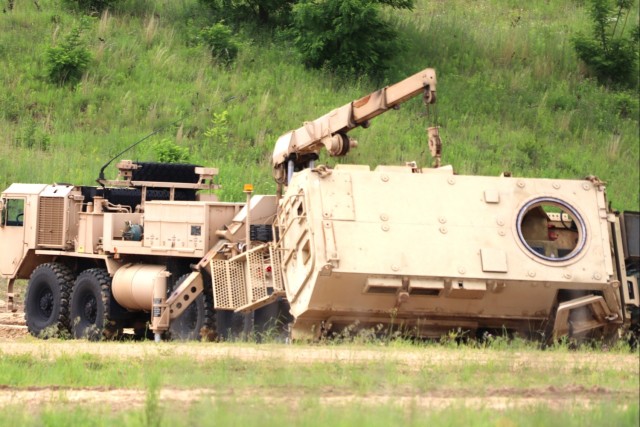 Wisconsin Guard Soldiers build military wrecker operating skills during Fort McCoy training