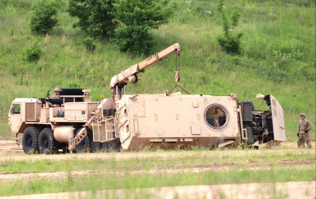 Wisconsin Guard Soldiers build military wrecker operating skills during Fort McCoy training