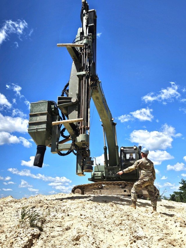 Demo time: Wisconsin Guard’s 106th Engineers conduct quarry blasts supporting Fort McCoy project