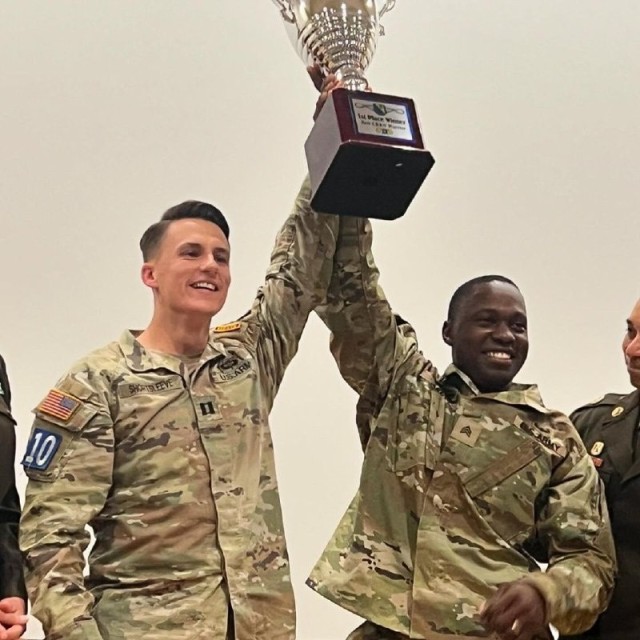 Capt. Evan Shortsleeve (left) and Sgt. Billy Akebe
