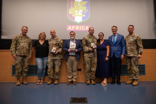 U.S. Army Southern European Task Force, Africa announces first recipients of the &#34;Skip&#34; Davis Jr. Lions Legacy Awards during quarterly All-Hands brief