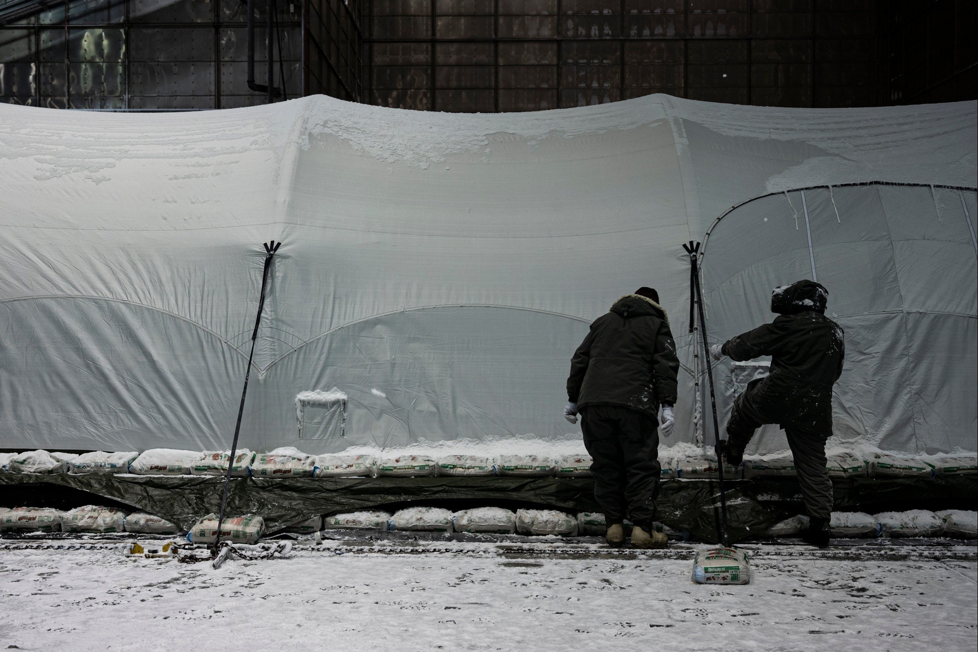 Army tests arctic shelter program in Air Force climate lab | Article ...