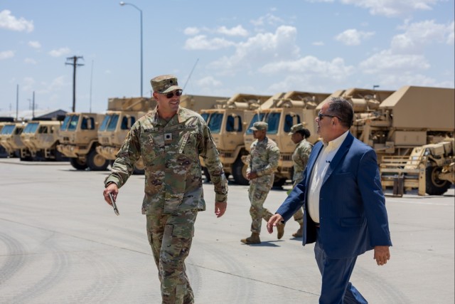 Imperial Brigade welcomes former commander for leadership session