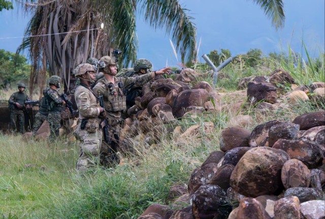 US, Colombian paratroopers jump in to HYDRA III