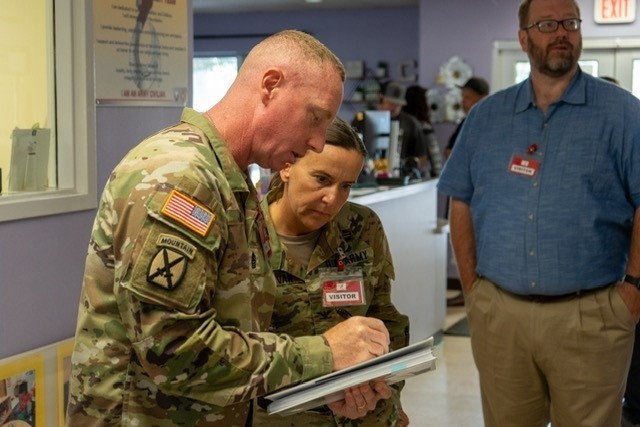 Garrison Leaders Conduct Impromptu Visit to Schofield Barracks Child Center