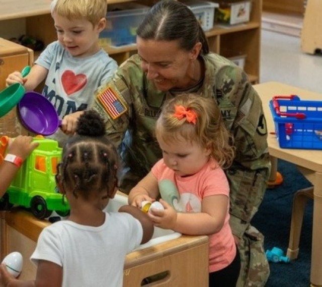 Garrison Leaders Conduct Impromptu Visit to Schofield Barracks Child Center