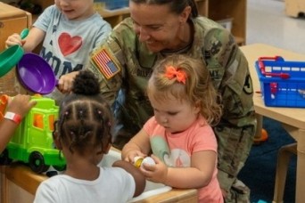 Garrison Leaders Conduct Impromptu Visit to Schofield Barracks Child Center