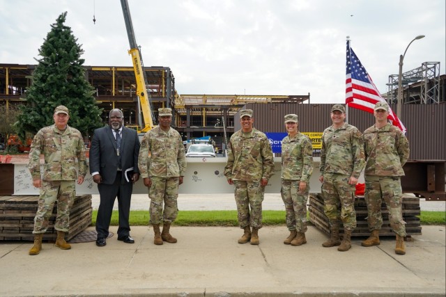 Air Mobility Command Headquarters &quot;topped out&quot;