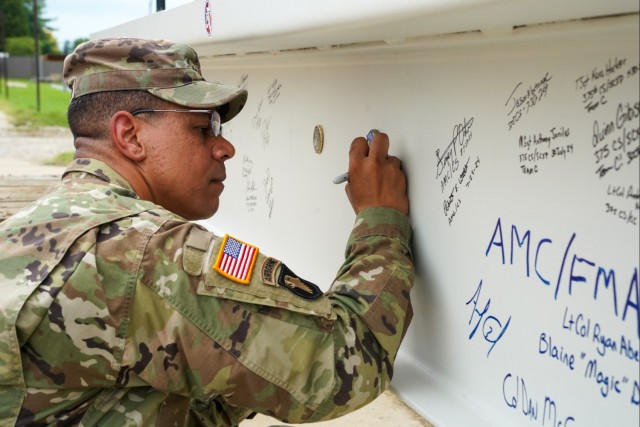 Air Mobility Command Headquarters &quot;topped out&quot;