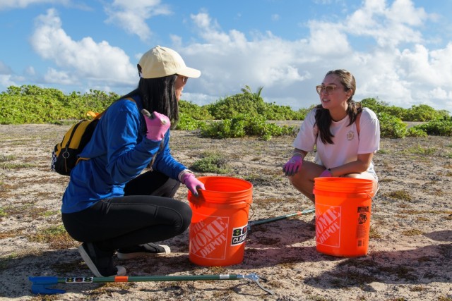 Army and Local Volunteers Unite for Mokule‘ia Beach Clean-Up