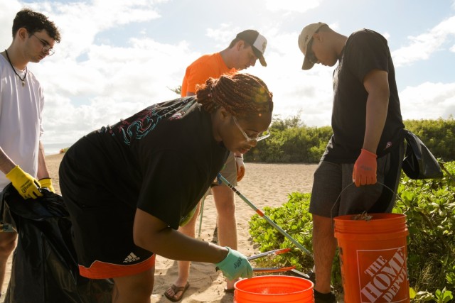 Army and Local Volunteers Unite for Mokule‘ia Beach Clean-Up