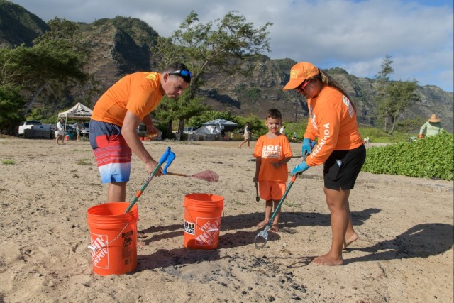 Army and Local Volunteers Unite for Mokule‘ia Beach Clean-Up