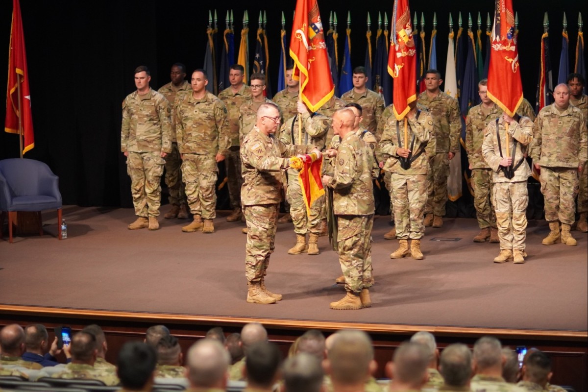 35th Infantry Division re-activates National Guard artillery brigade ...