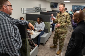 USASAC commander visits Pennsylvania team