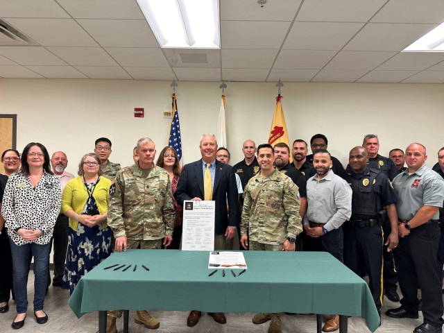 Fort Detrick Leaders Sign Pledge To Commit To Those We Serve
