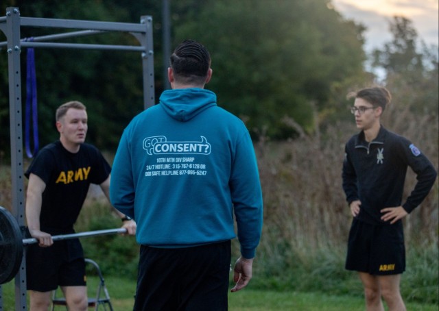 Soldiers strengthen SHARP awareness through combined physical fitness and training session